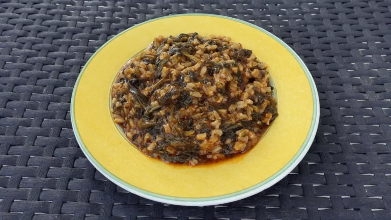 Greek Spinach Rice (Spanakorizo)