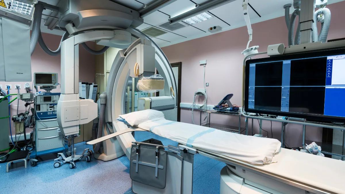 Clot-Busting Drugs: When a Heart Attack Is Hours From Help 2 A cardiac catheter laboratory, empty between procedures